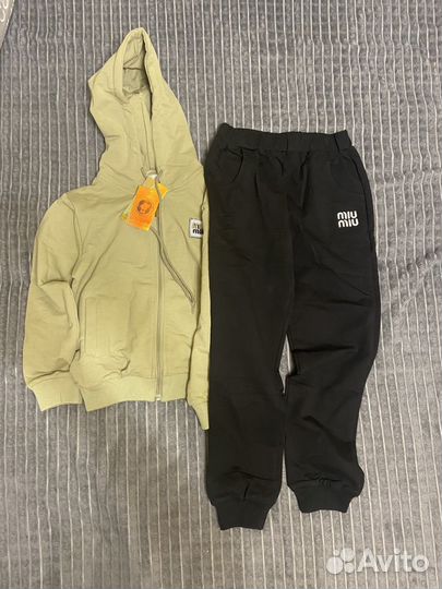 Спортивный костюм для девочки