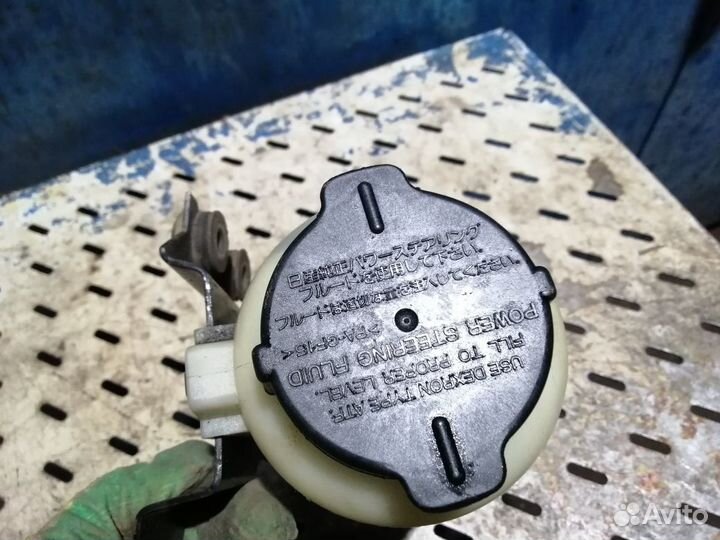 Бачок гура Nissan Infiniti