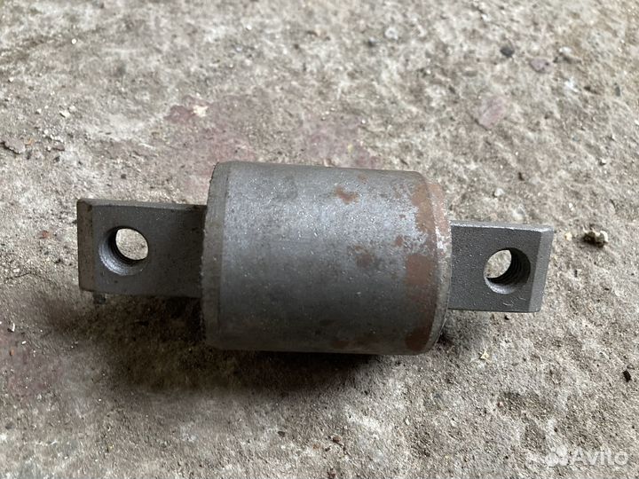 Сайлентблок переднего рычага Вольво Volvo S60, S80