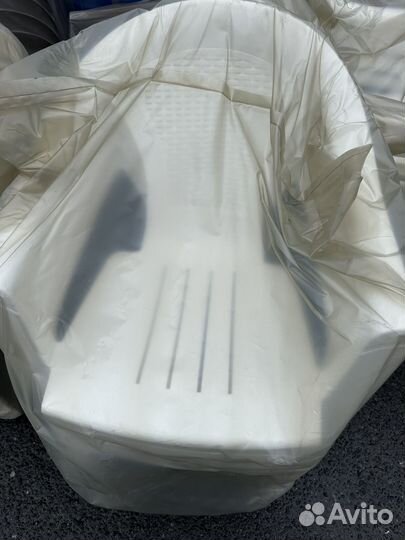 Стул пластиковый