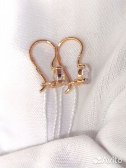 Золотые серьги с фианитом