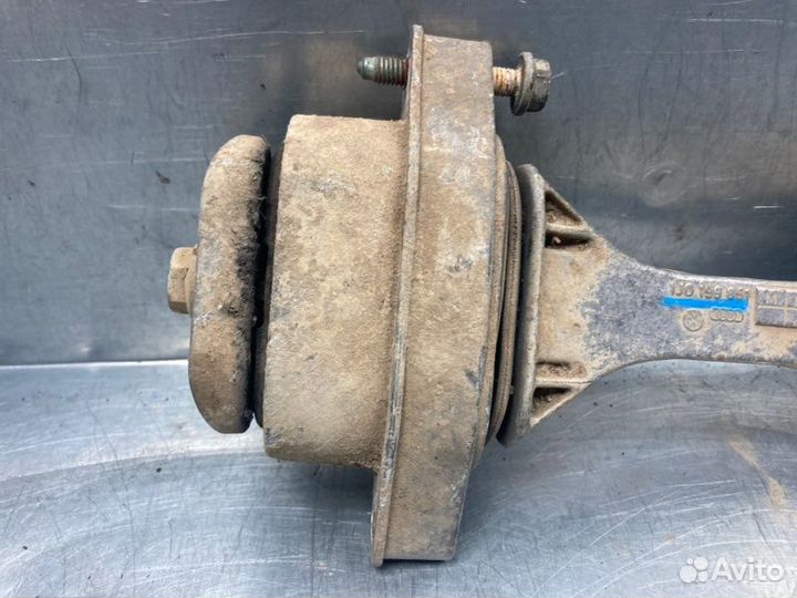 Опора кпп Volkswagen Golf 4 1997-2005 хетчбэк 1.9