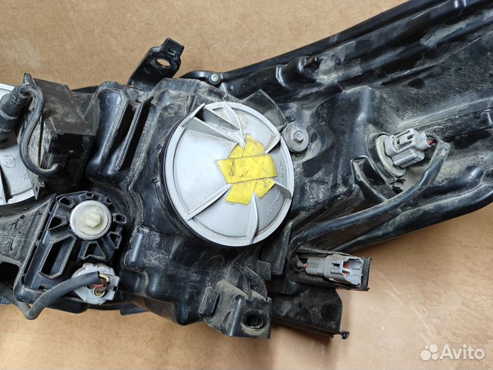 Фара правая toyota highlander