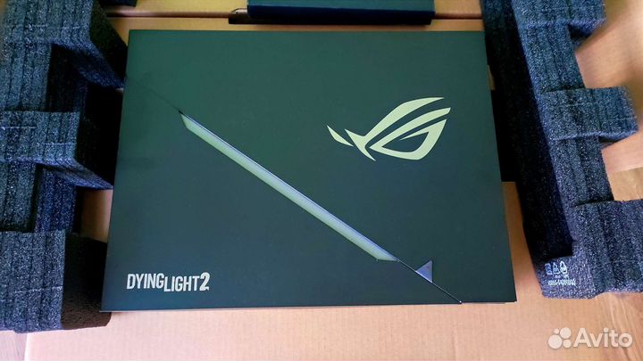 Коробка ноутбука asus ROG Zephyrus Duo15 SE GX551Q