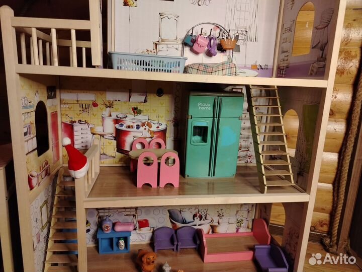 Большой кукольный домик