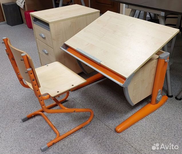 Растущая парта, стул и тумба