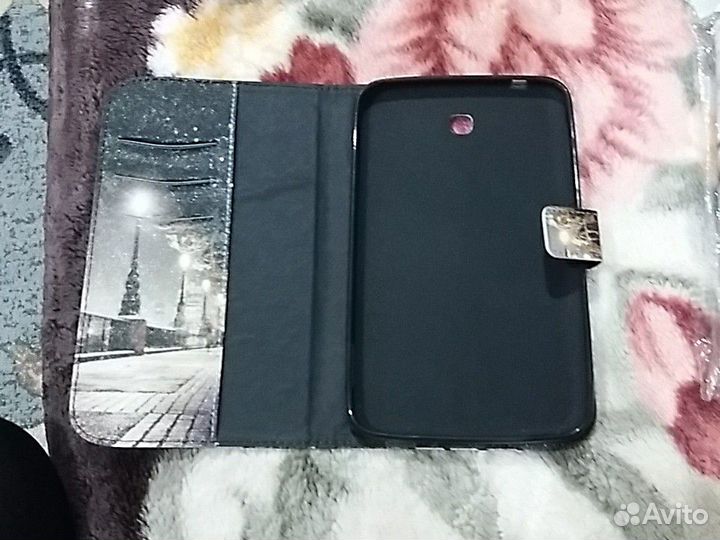 Чехлы на планшет