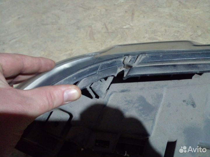 Фара левая Land Rover Freelander 2 xenon