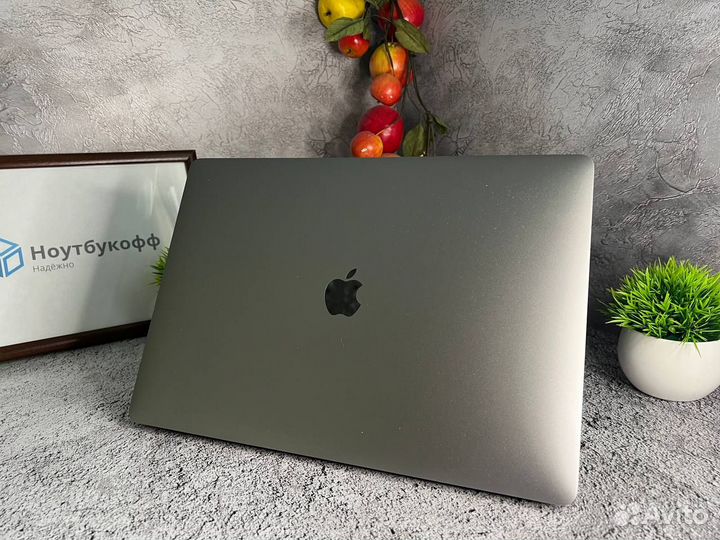 Macbook Pro 15 2019 i7/16/256/touch bar/4gb video