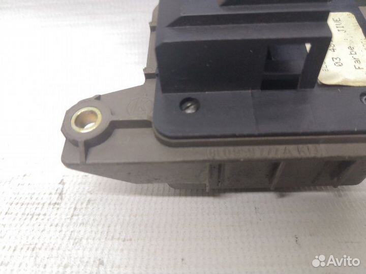 Кнопка управления сиденьем передняя Audi A6