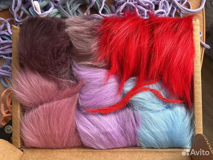 Помпоны, Пряжа