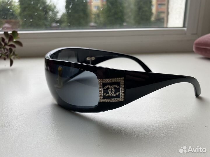 Солнцезащитные очки женские chanel