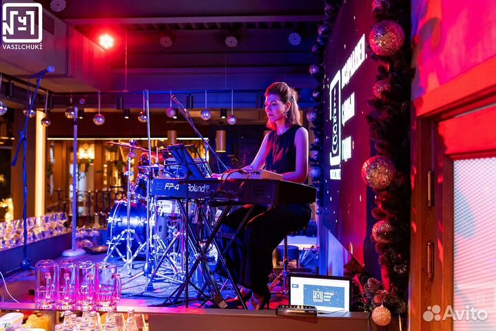 Музыкант на мероприятие, пианист, велком