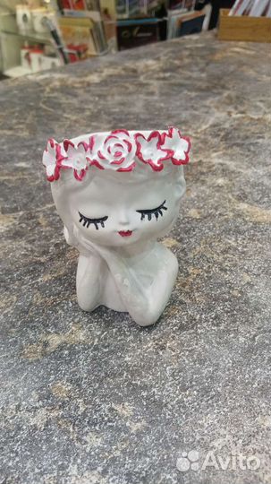 Статуэтка девочка с веночком