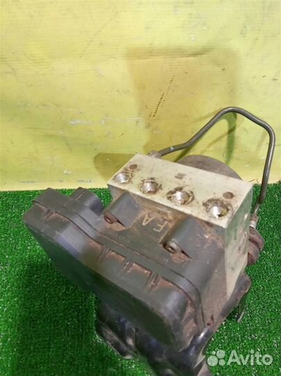 Блок ABS (насос) Toyota Corolla E15 2006