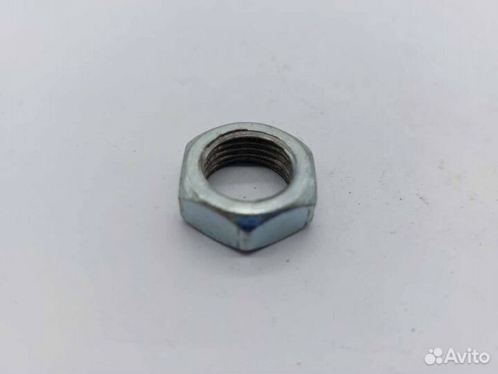 Гайка коленвала на мотороллер Муравей (правая резь