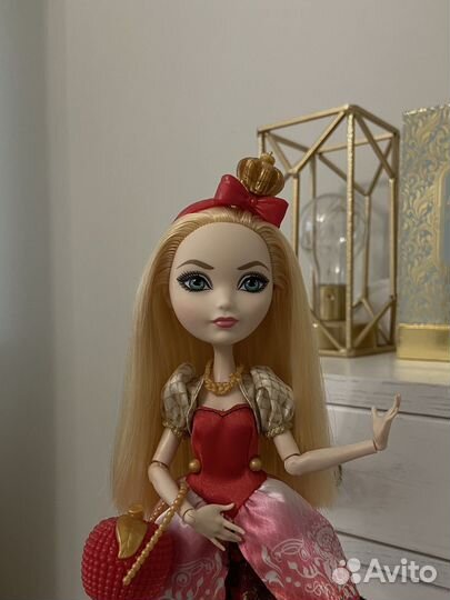 Кукла ever After High Эппл Уайт