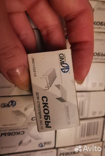 Степлер и скобы