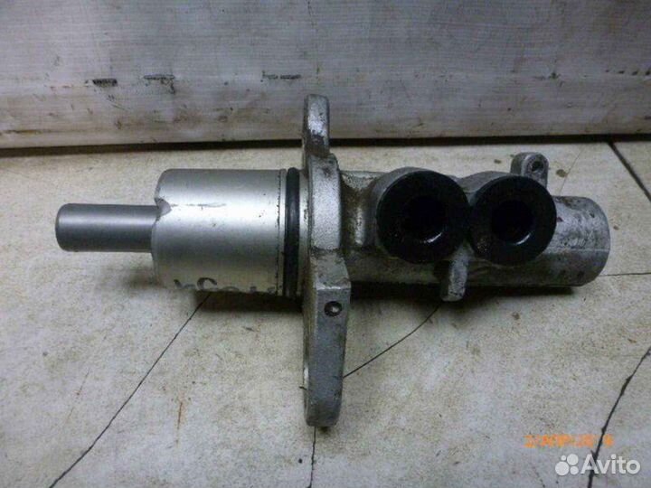 Цилиндр тормозной главный Audi A6 C5 2.7 1999