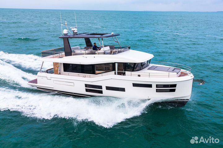 Моторная яхты Beneteau Gran Trawler 62