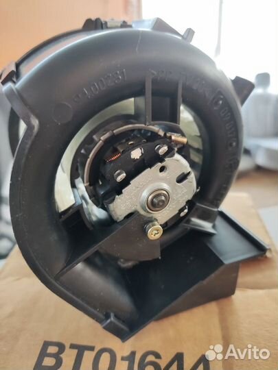 Мотор печки отопителя салона Mercedes Benz W220