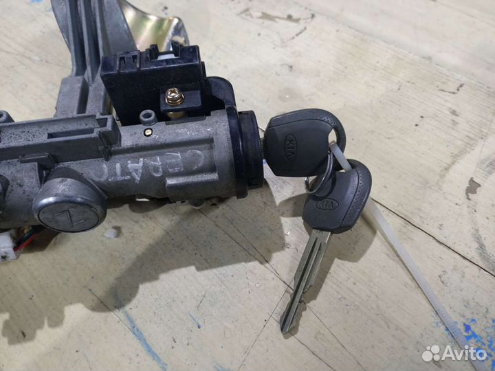 Замок зажигания Kia Cerato 1