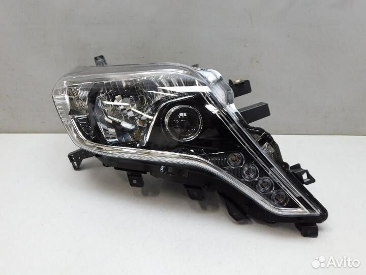 Фара правая Toyota Land Cruiser Prado