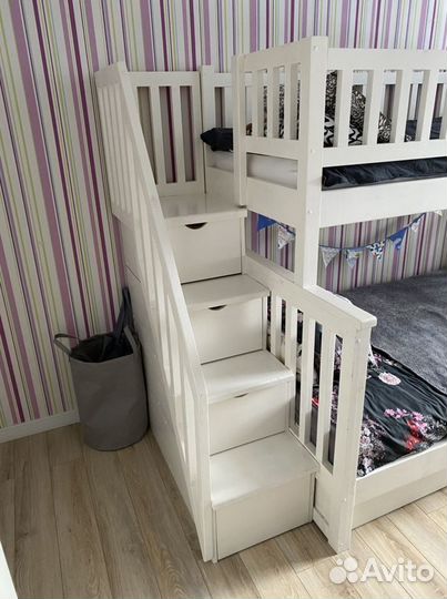 Двухъярусная кровать бу с матрасами