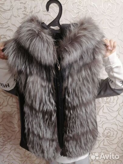 Жилетка меховая женская 44 размер