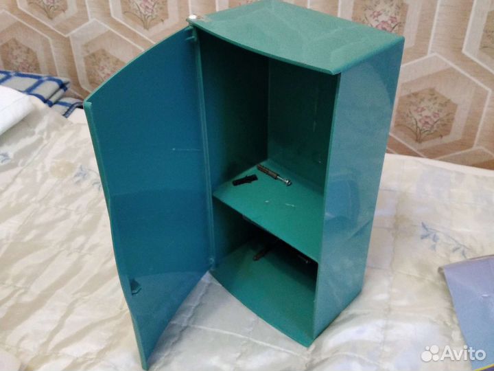 Шкафчик для мелочей