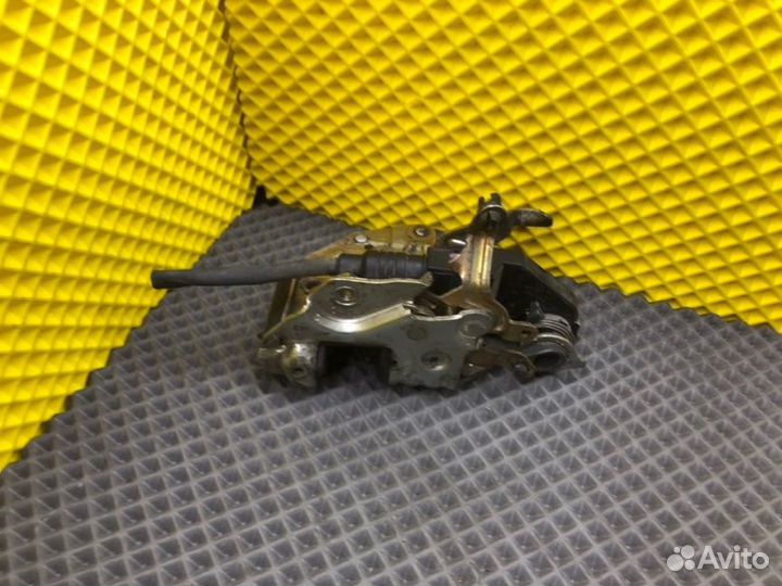 Замок двери передний правый Mercedes-Benz E-Class