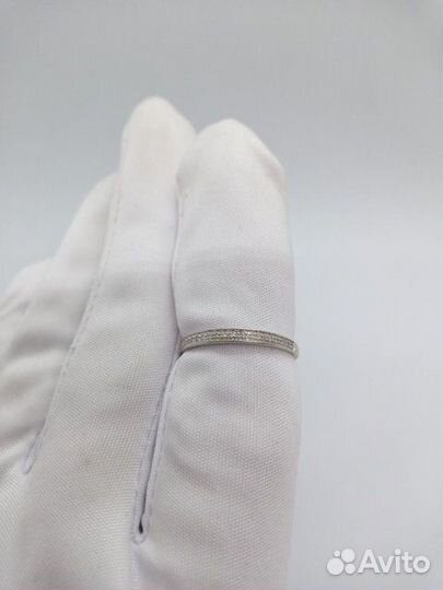 Кольцо с природным камнем Золото