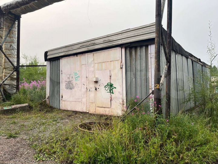 Гараж, > 30 м²