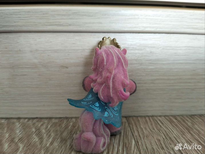 Лошадка с короной