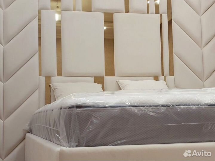 Мягкие стеновые панели с профилем и кровать
