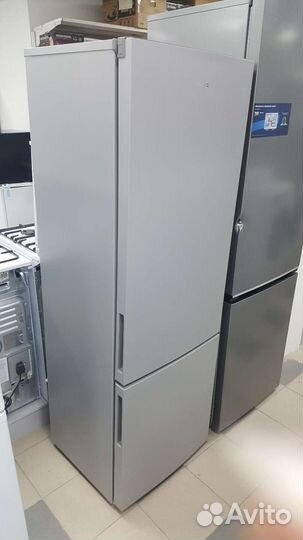 Холодильник Бирюса новый 180 см