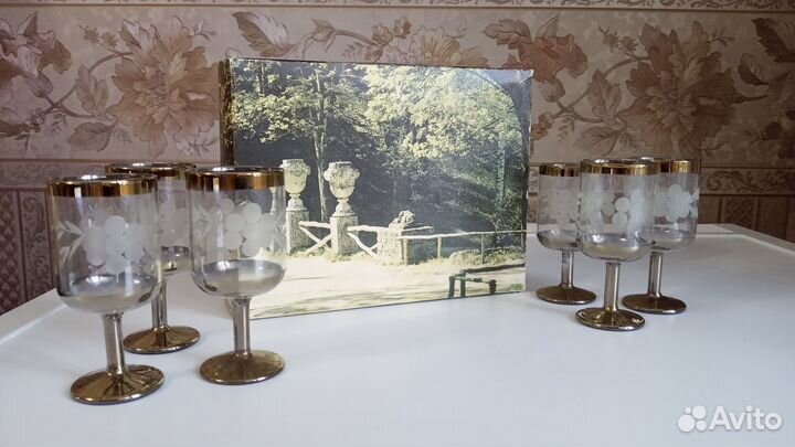 Рюмки на ножке