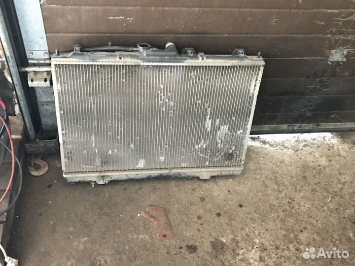 Радиатор охлаждения митсубиси паджеро И.О
