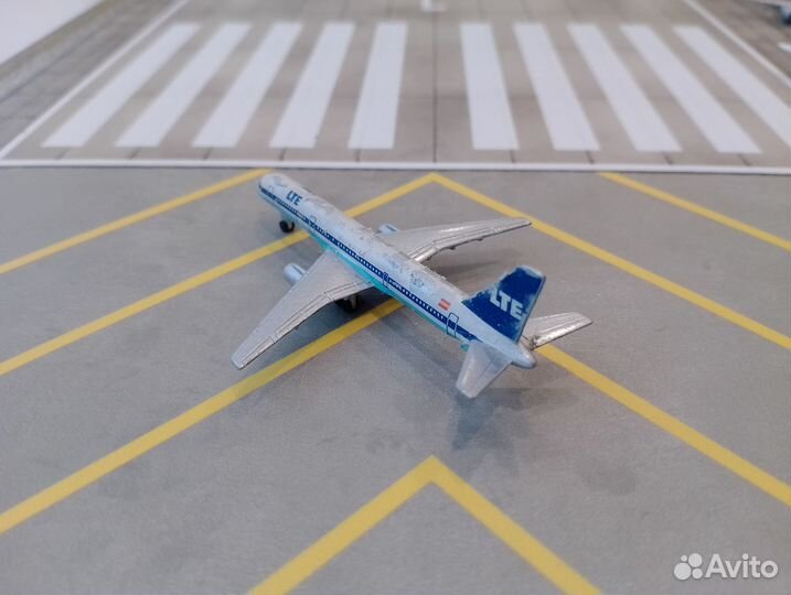 Самолёт Boeing 757 