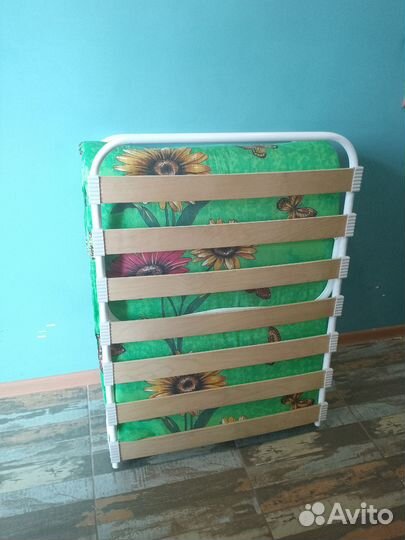 Раскладушка с матрасом