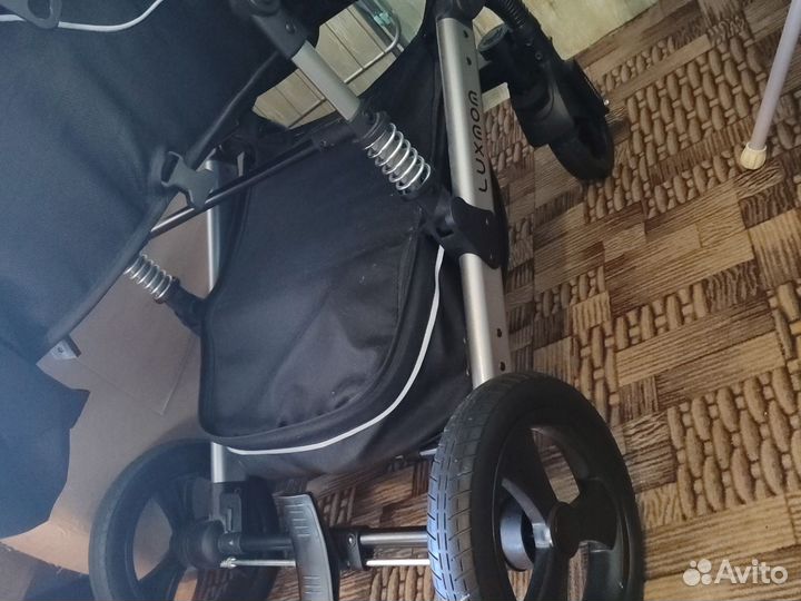 Коляска новая катались 2 раза