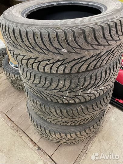Yokohama IceGuard Stud IG65 215/65 R16 102T