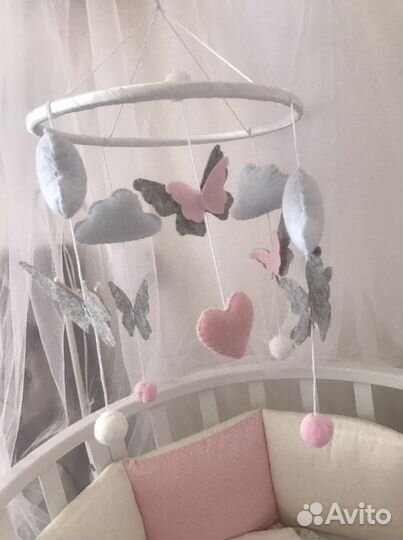 Мобиль из фетра в кроватку