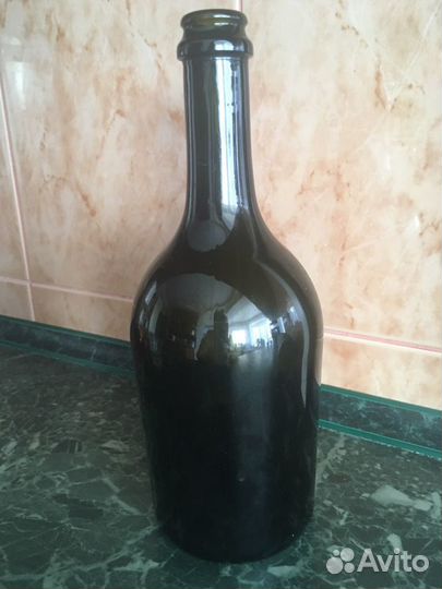 Стеклянная бутылка 0 7