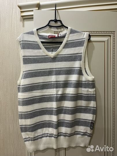 Джемпер без рукавов