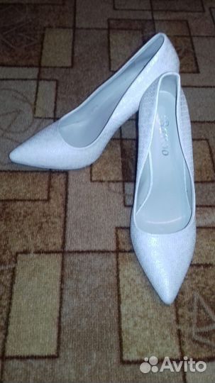 Туфли белые 39