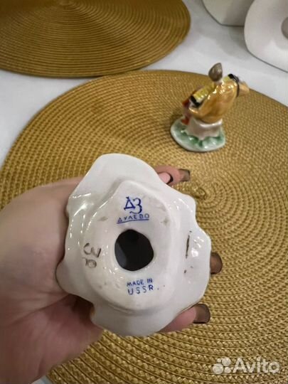 Фарфоровые статуэтки 