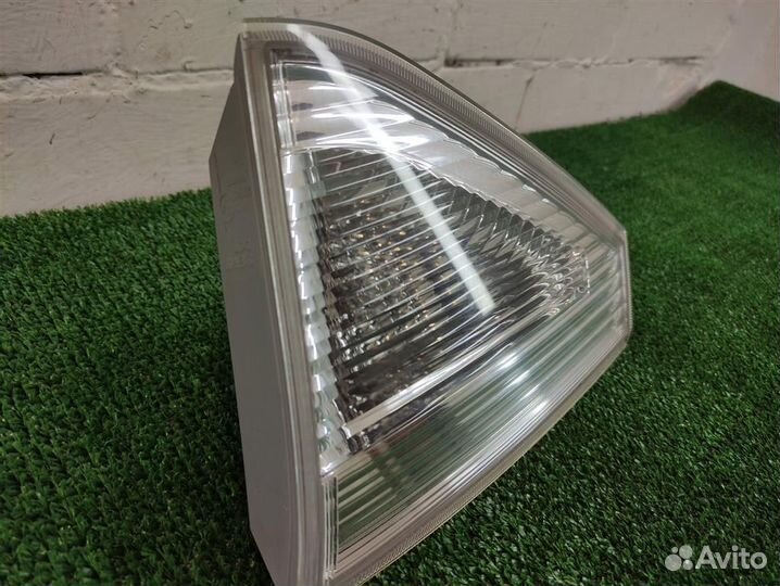 Фонарь задний внутренний правый Subaru Impreza GE