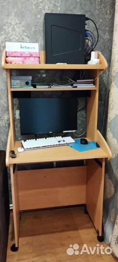 Компьютерный стол