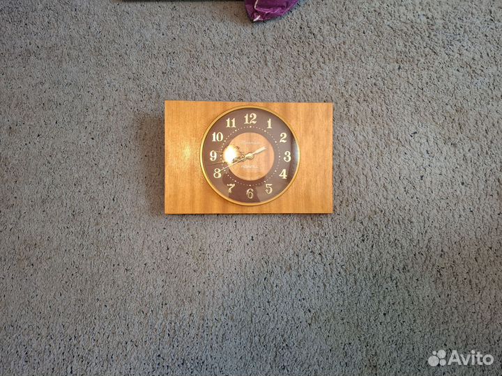 Настенные часы Молния советские